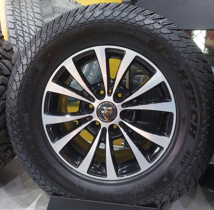 رینگ و لاستیک فابریک کلوت سایز ۱۷ با لاستیک (265,65,17") بارز