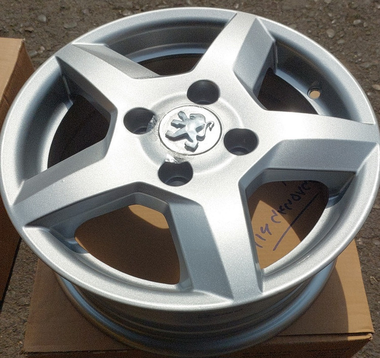 رینگ فابریک سایز ۱۴ نقرهای مدل شمشیری (۲۰۷)