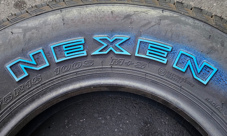 لاستیک سایز 215,70,15 نکسن کره