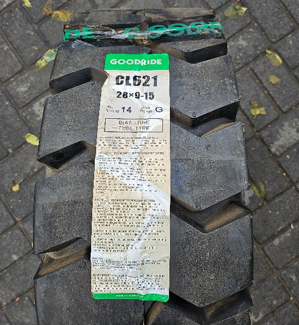 لاستیک لیفتراک سایز ۱۵-۹×۲۸ گودراید CL621 با نوار و تیوب