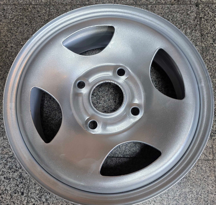 رینگ سایز ۱۳ - ۱۱۴×۴ نقرهای پراید