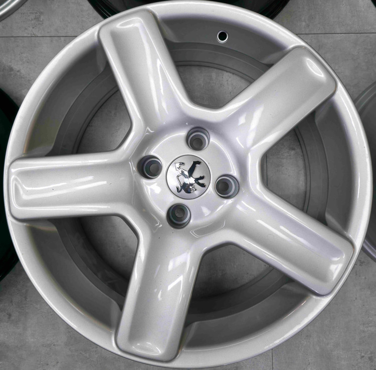 رینگ اسپرت سایز ۱۷ (۱۰۸×۴) نقرهای چلنجر