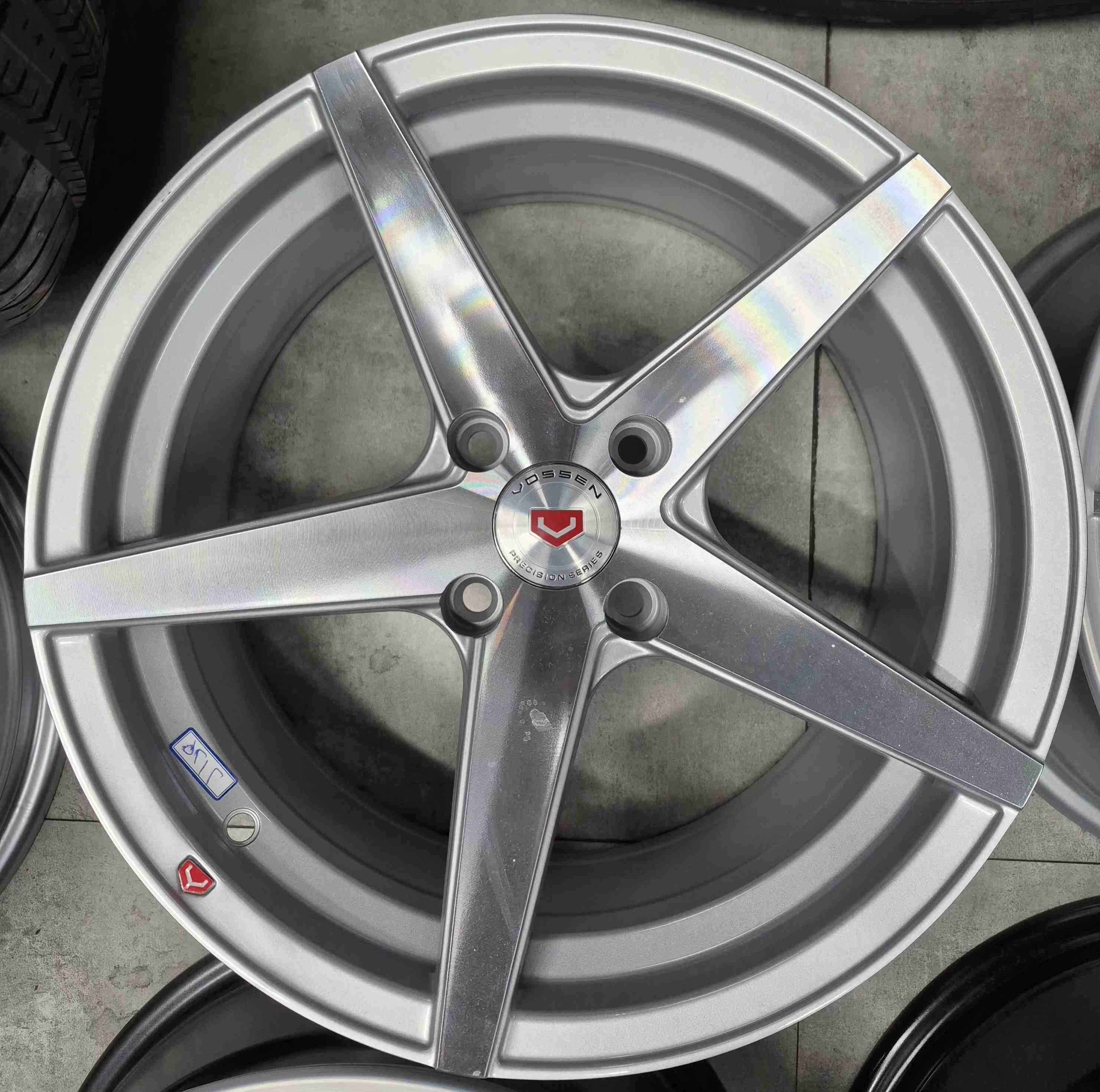 رینگ اسپرت سایز ۱۶ (۱۰۸×۴) رخ نقره ای ووسن ۵ پر