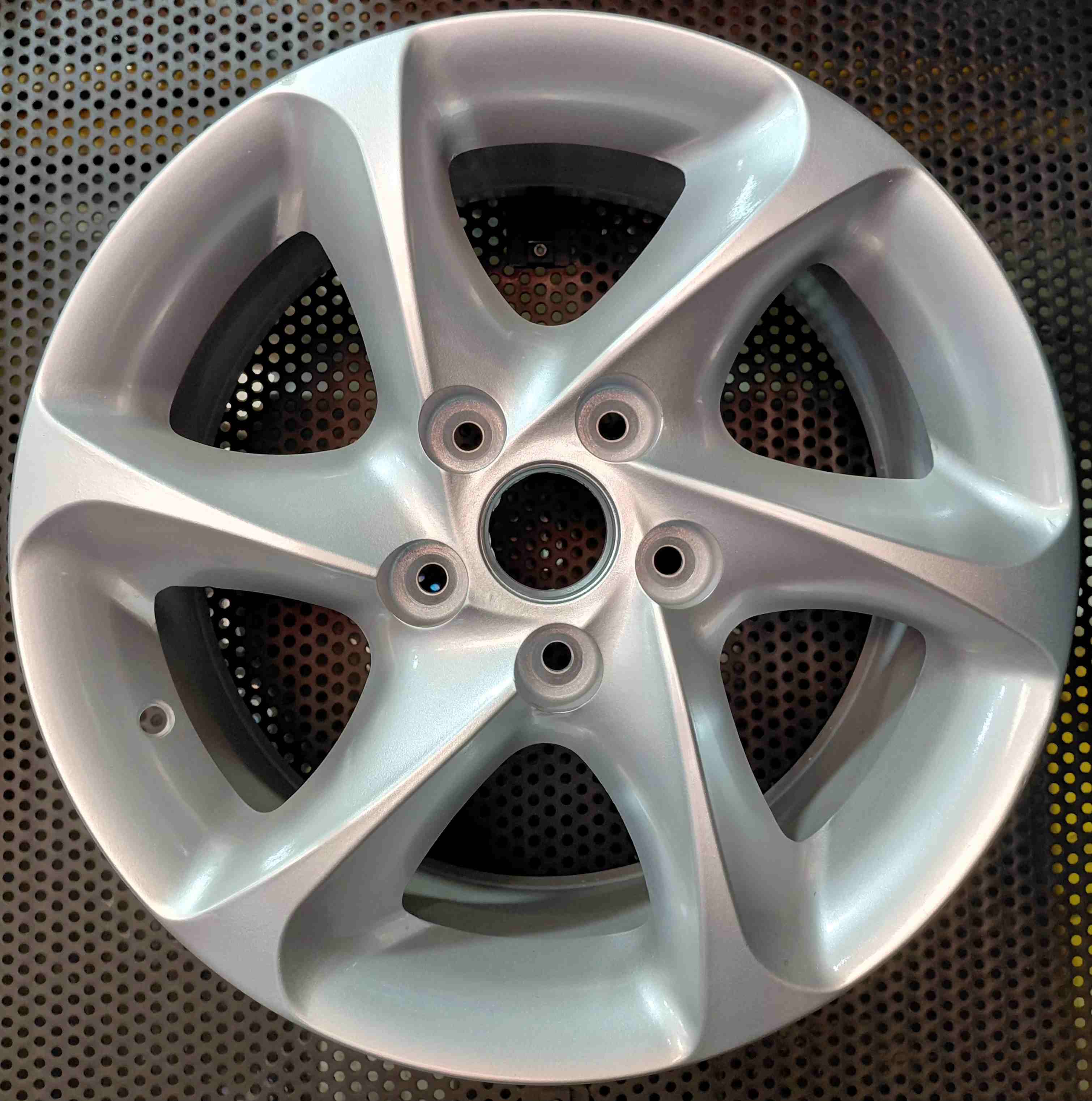 رینگ فابریک سایز ۱۶×۶.۵ (۱۰۰×۵) نقره ای جیلی