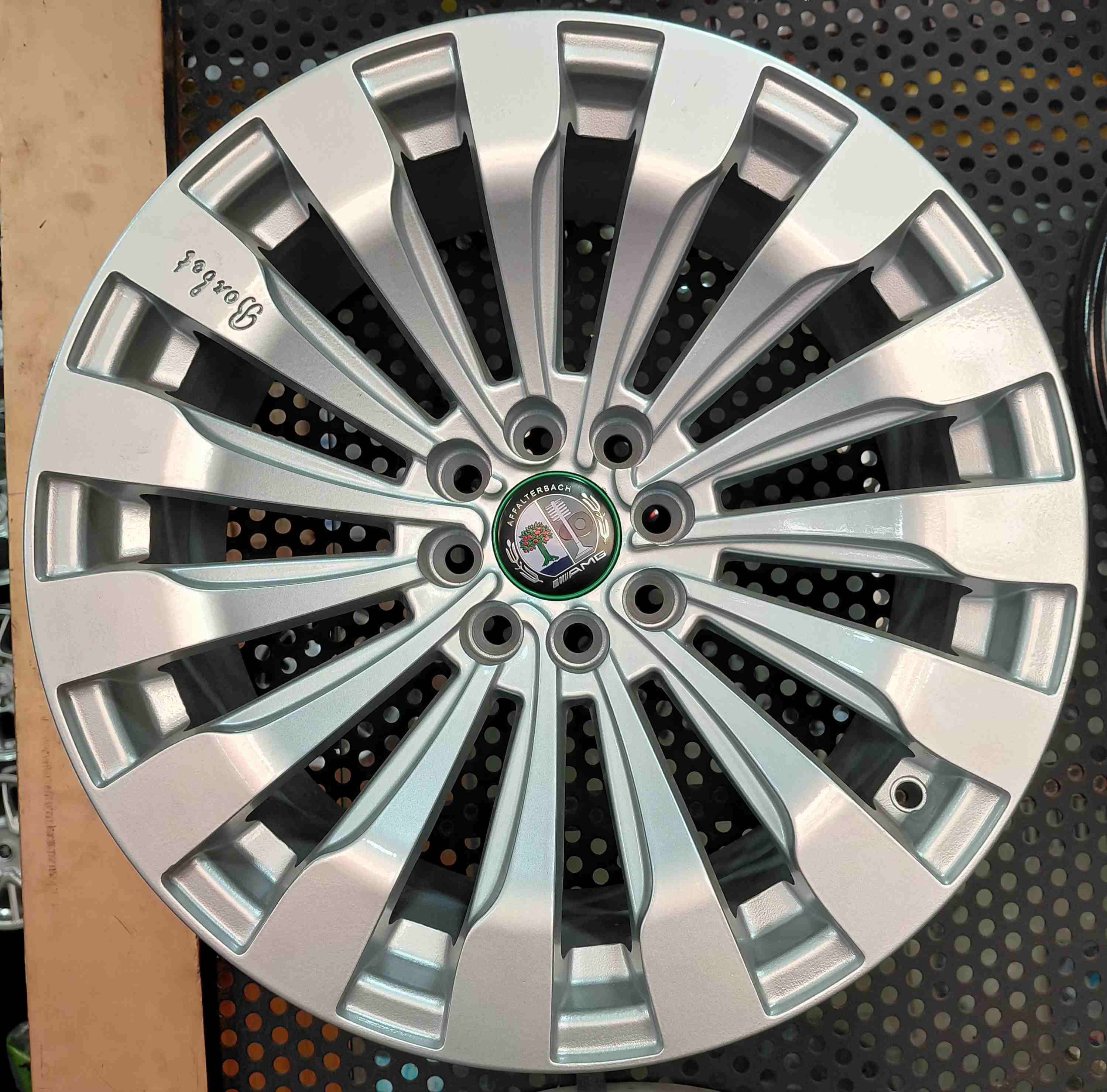 رینگ اسپرت سایز ۱۶ (۱۰۸-۱۰۰×۸) نقره ای Borbet