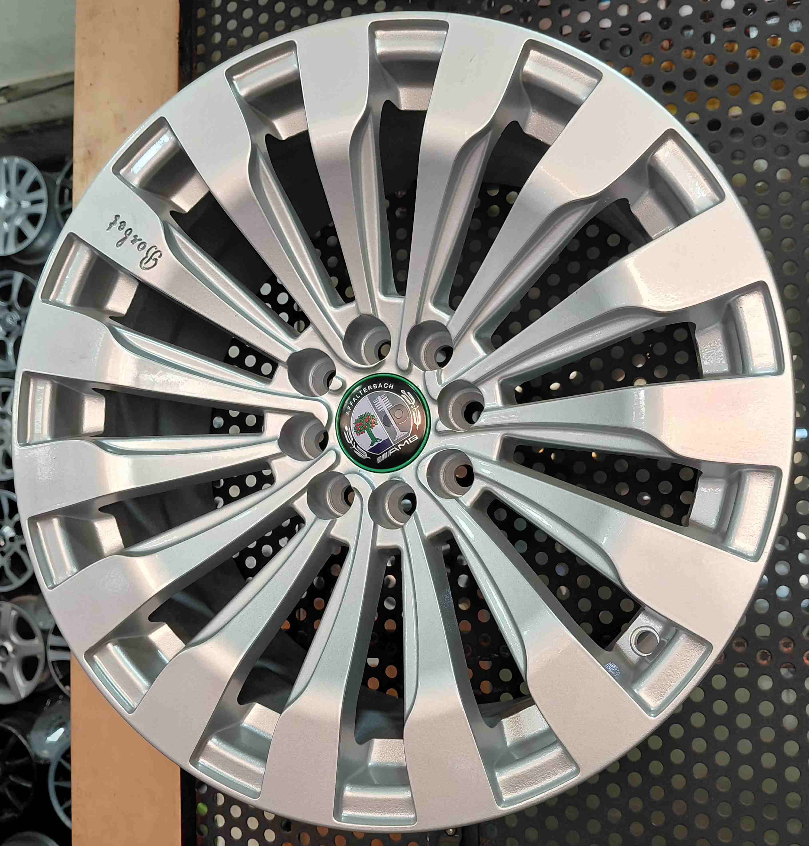 رینگ اسپرت سایز ۱۶ (۱۰۸-۱۰۰×۸) نقره ای Borbet