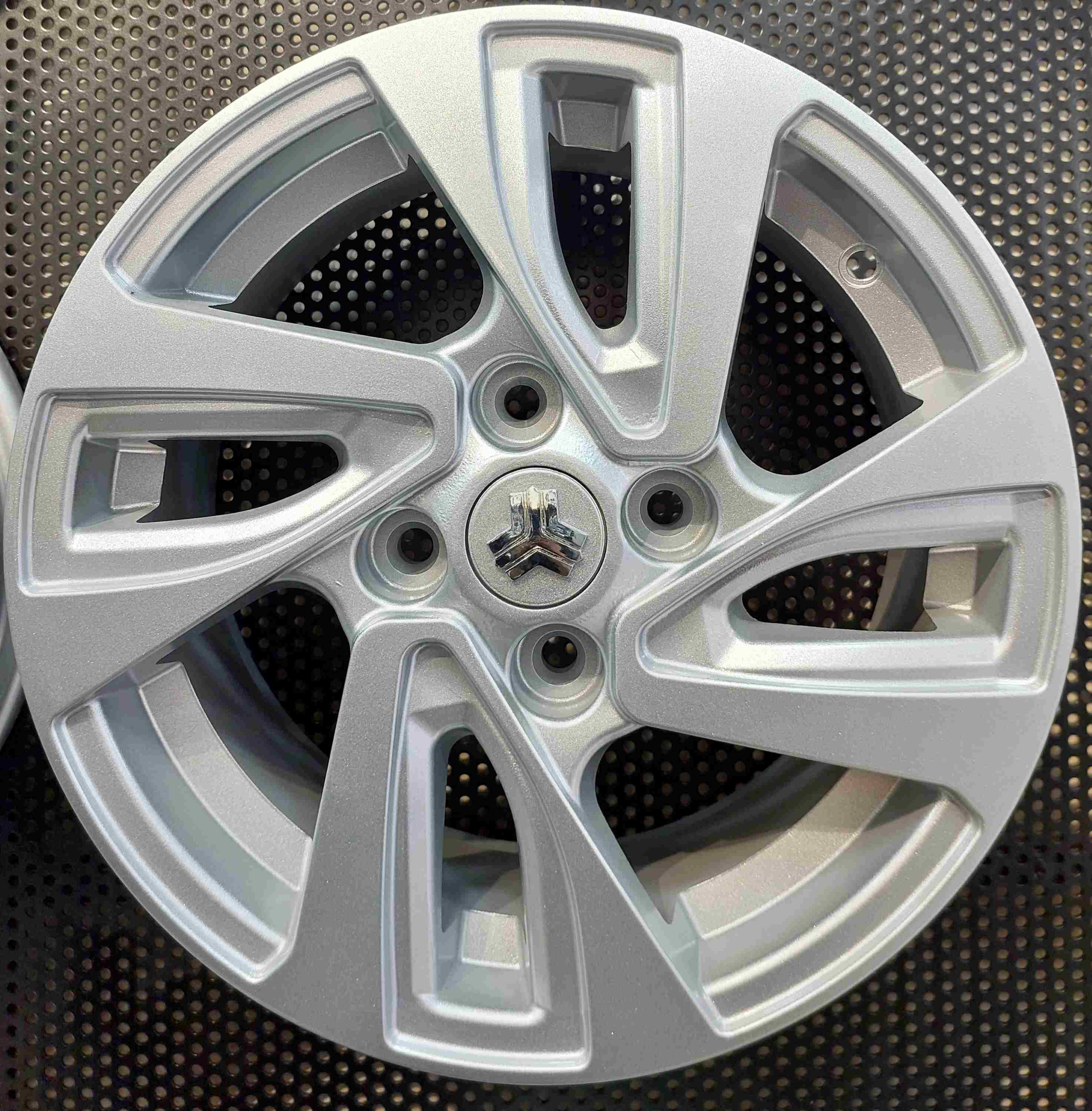 رینگ فابریک سایز 14 × 5.5 (100×4) AS059 نقره ای اروند