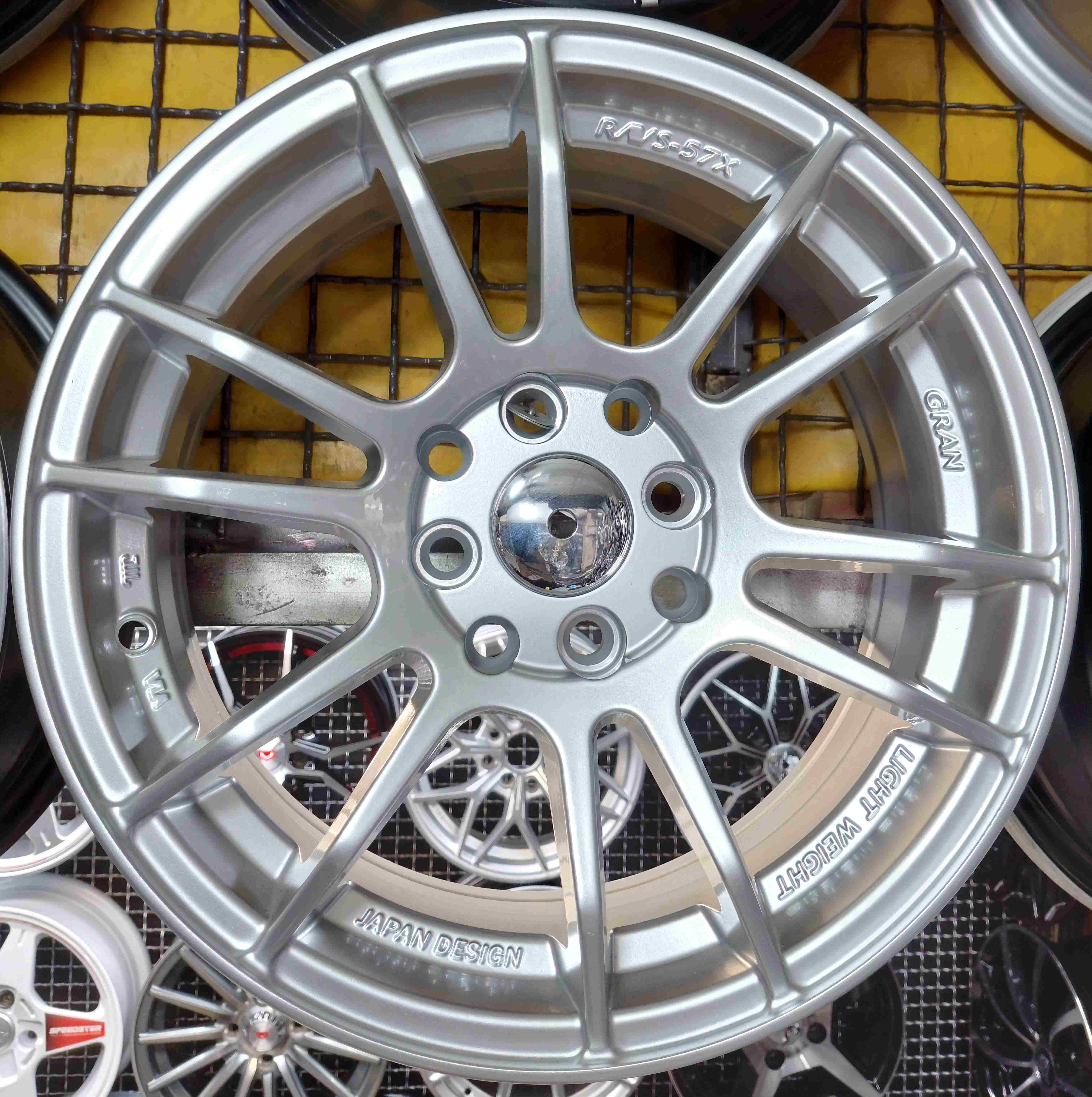 رینگ اسپرت سایز 15×7 (114-100×8) نقره ای مناسب شاهین و یاریس