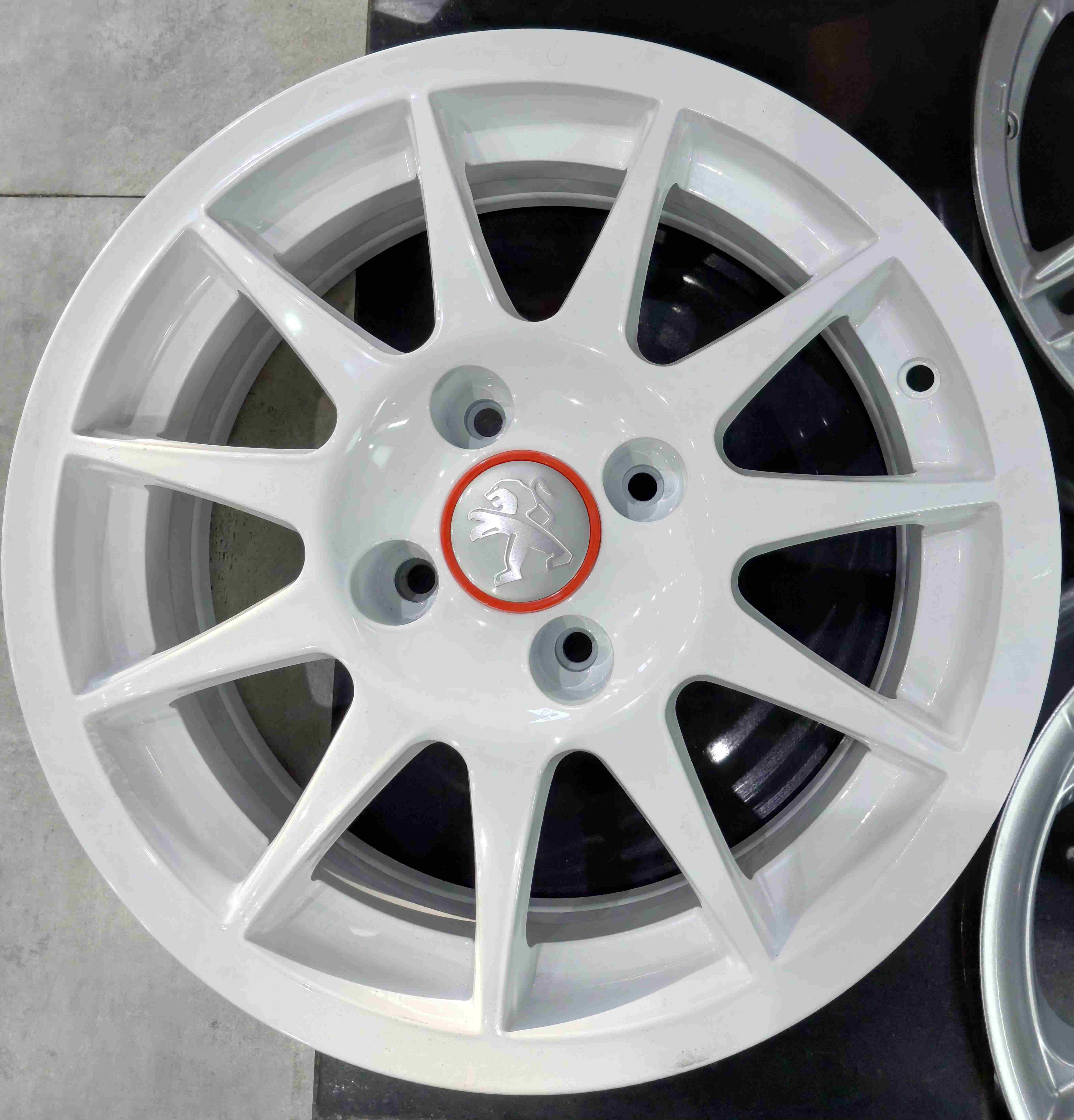 رینگ فابریک سایز 15×6.5 (108×4) 11 پر سفید