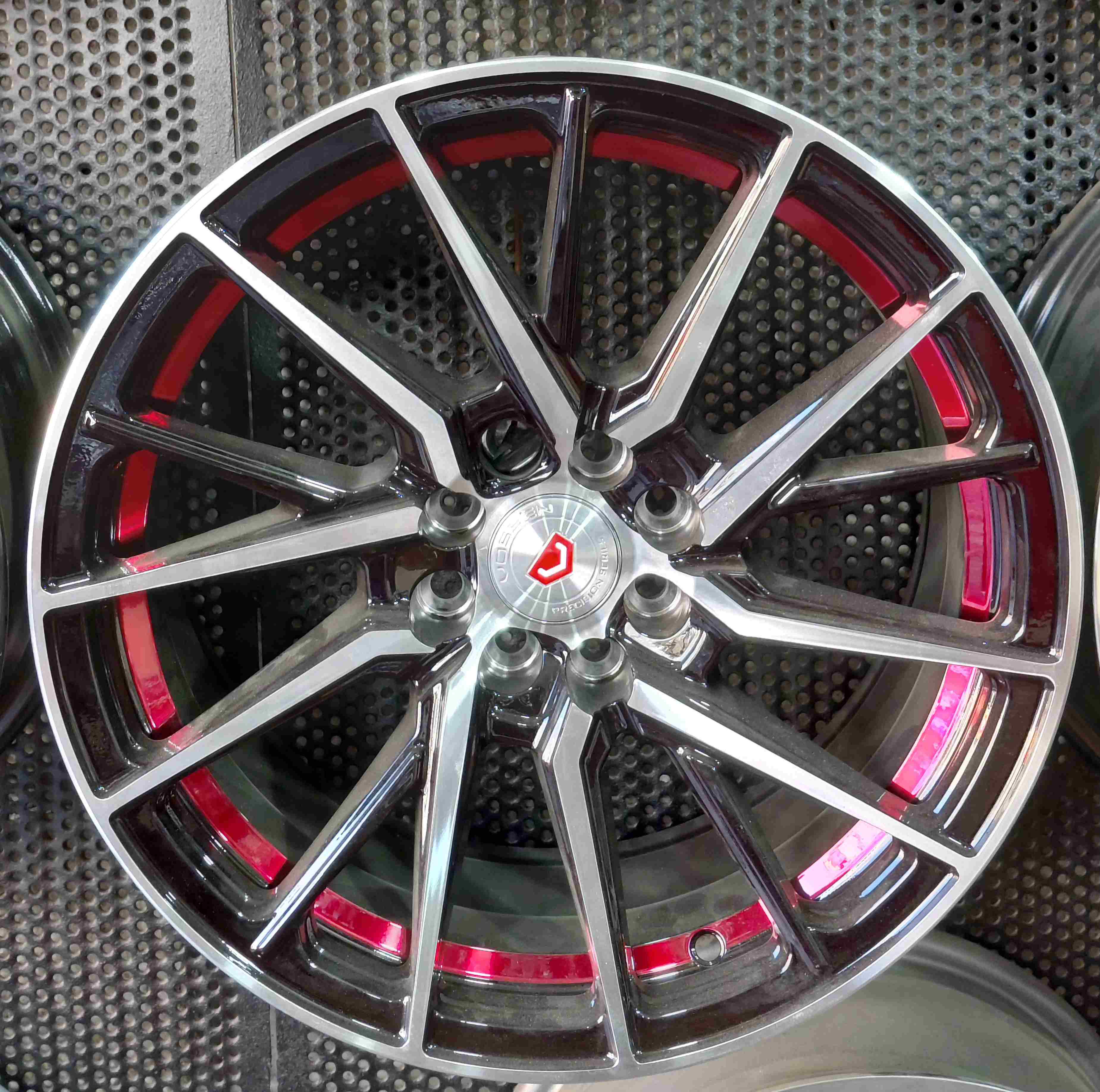 رینگ اسپرت سایز 16×7 (108-100×8) ووسن رخ مشکی دور قرمز