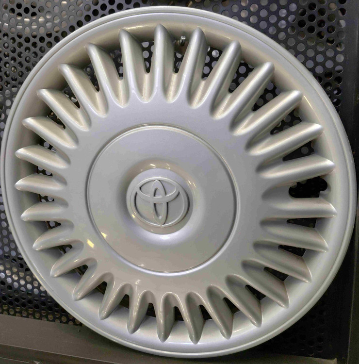 قالپاق سایز ۱۴ نقره ای تویوتا کریسیدا